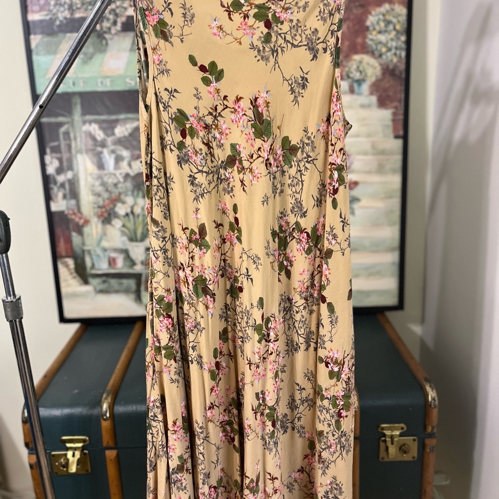 Elegant Floral Maxi Dress in Cream and Pink